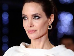 Анджелина Джоли
