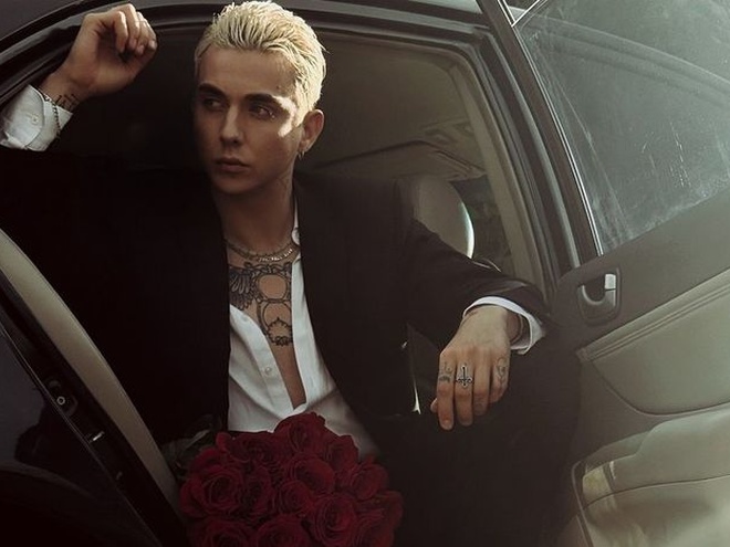 «Примчав сюрпризом»: Melovin без попередження приїхав на 61-річчя мами