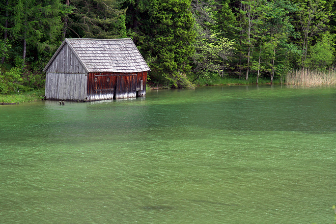Зелене озеро