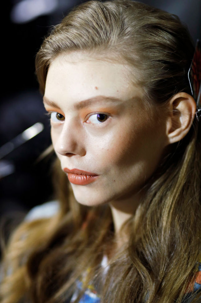 макияж на выпускной: теплые оттенки