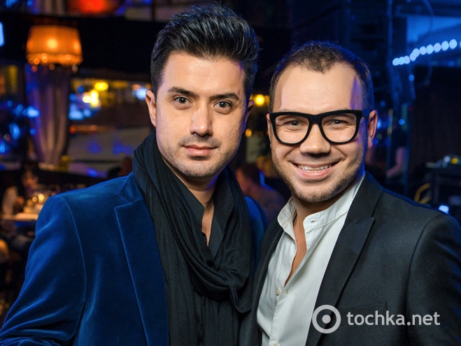 Андре Тан в Famous