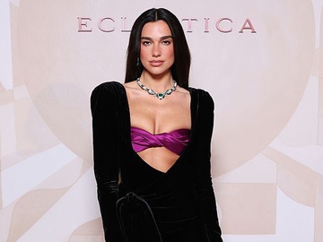 Дуа Ліпа допомогла купити пікап для українських медиків на фронт