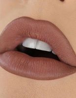 Увеличить губы с помощью макияжа