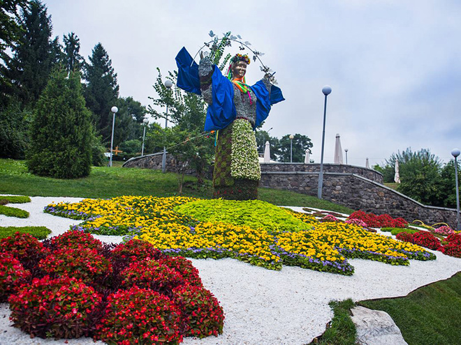 Виставка квітів «Єдина Україна»