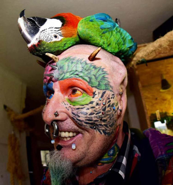Тед Ричардс - человек-попугай