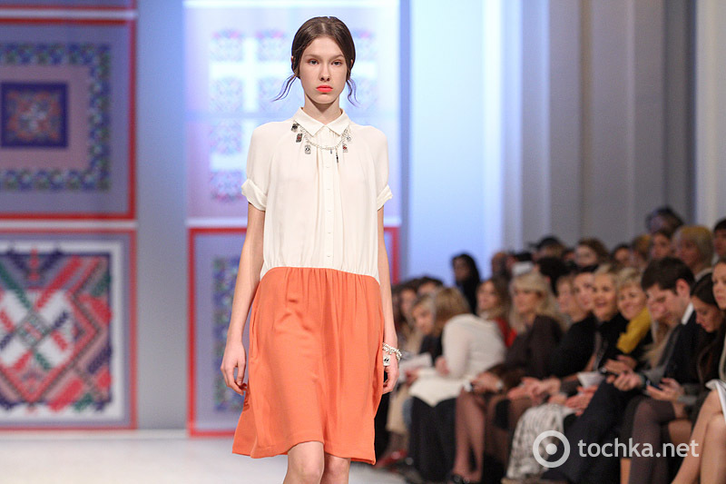 Показ POUSTOVIT 