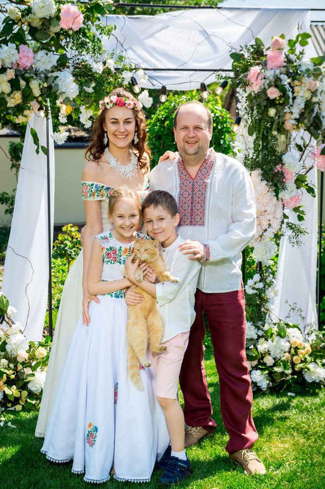 Виктор Бронюк с семьей