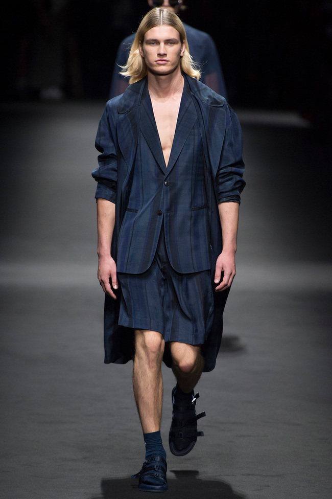 З чим носити піджак SS 2017: Versace