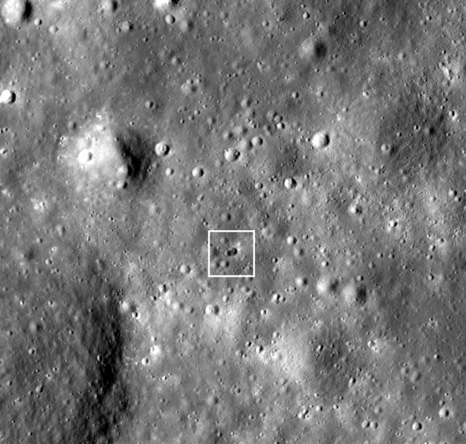 Место падения неизвестной ракеты на Луне