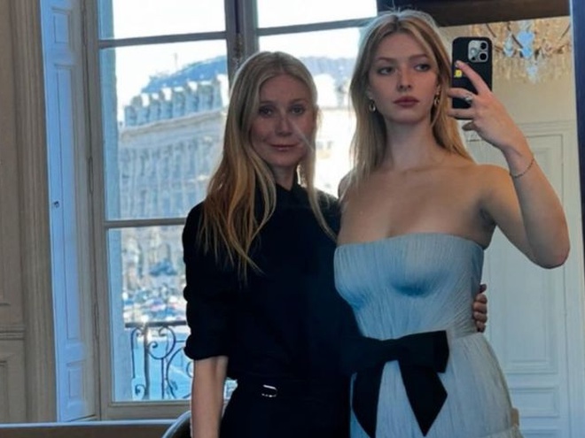 Дочка Гвінет Пелтроу позичила в неї одну з культових суконь на прем'єру фільму