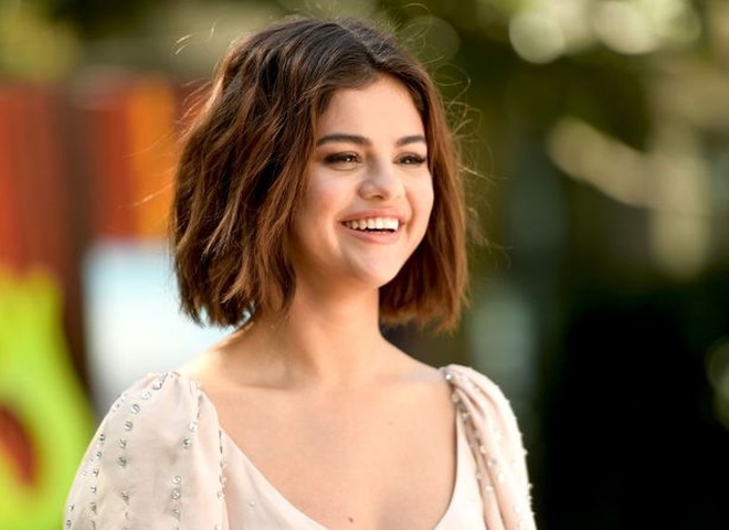 Голлівудська зірка на риболовлі: Селена Гомес показала фото із відпочинку