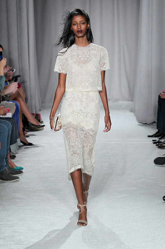 Платья с фатином