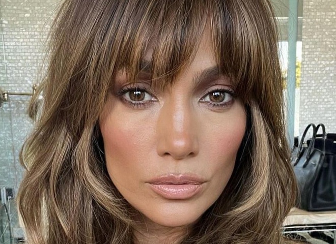 "Він її татко": Лопес показала голий торс Аффлека, чим породила жарти й критику