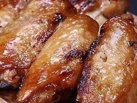 Куриные крылышки, запеченные в лимонном сиропе Куриные крылышки, запеченные в лимонном сиропе