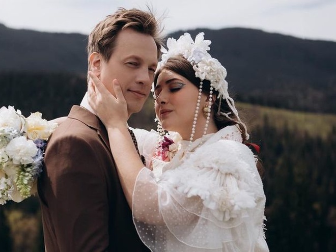 Тишкевич привітала чоловіка Томусяка з 10-ю річницею їхніх стосунків