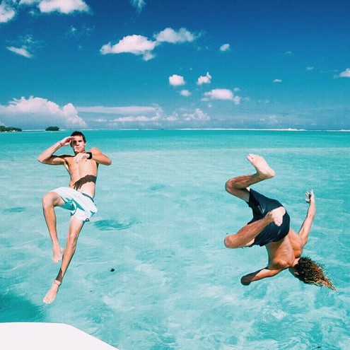 JAY ALVARREZ