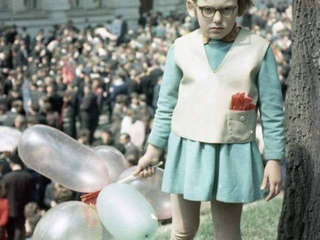 1 мая смешная картинка с девочкой, словами