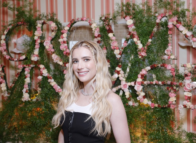 Емма Робертс на честь Різдва поділилася рідкісним фото із сином