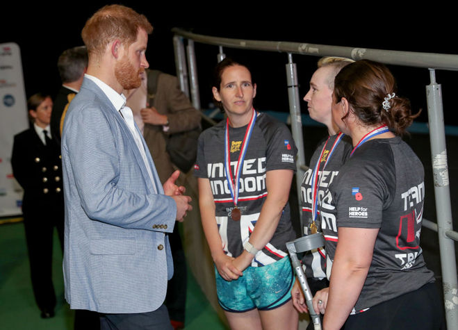 Принц Гарри начал стремительно лысеть