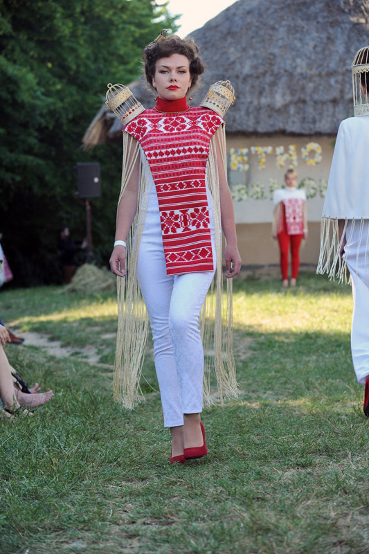 Коллекции Этно-fashion на фестивале «Країна Мрій»: LARA KIM