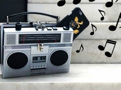 Dolce & Gabbana выпустит сумку-бумбокс