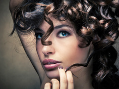 Як зробити локони праскою: поради професіоналів