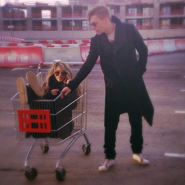 Аристарх Венес з дівчиною