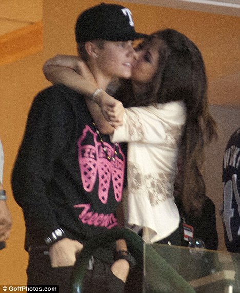 Селена Гомес