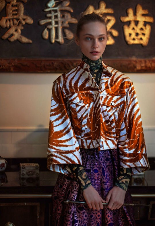 Аня Рубик и Саша Пивоварова для Vogue China