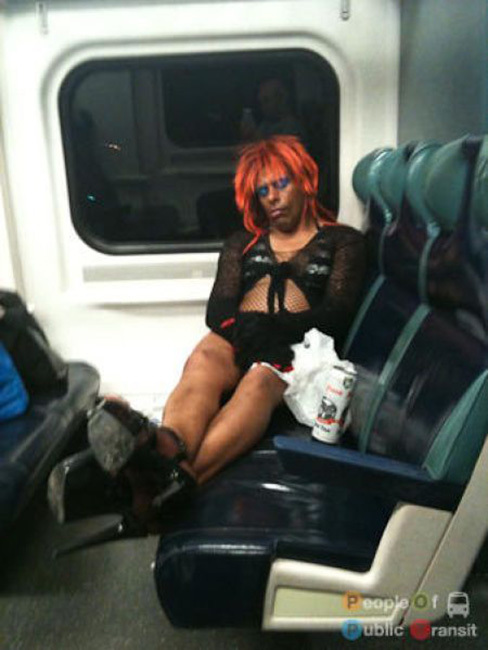 Странные люди в метро