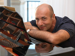 Игорь Крутой