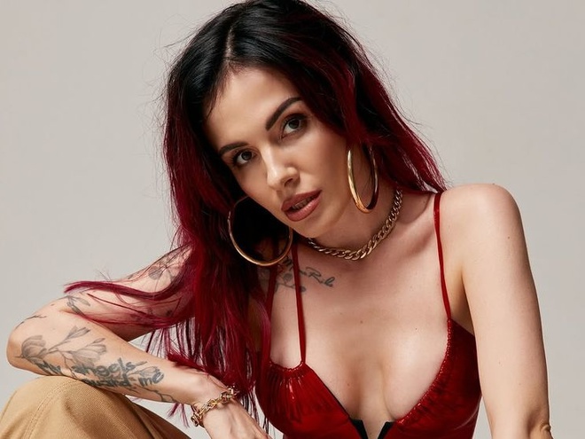 MamaRika знялася в бікіні під час відпочинку в Єгипті