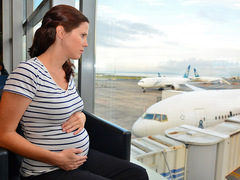 Чи можна вагітним літати на літаку і які умови