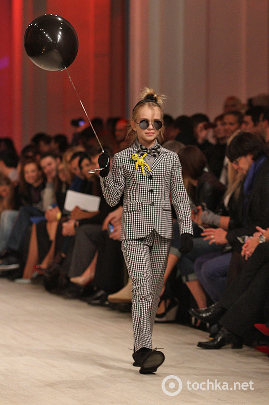 Показ ANISIMOV for 9,5