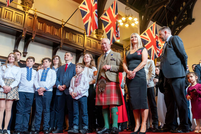 Король Чарльз III во время визита в Шотландию встретился с украинскими беженцами