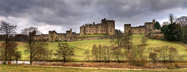 Замки Великобританії: замок Анік