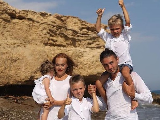 Alyosha показала рідкісне фото із дворічною дочкою від Тараса Тополі