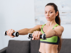 Дряблые руки: упражнения для рук, которые приведут твое тело в порядок