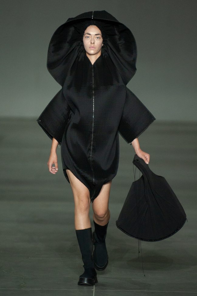 Показ DZHUS на Ukrainian Fashion Week noseason sept 2021