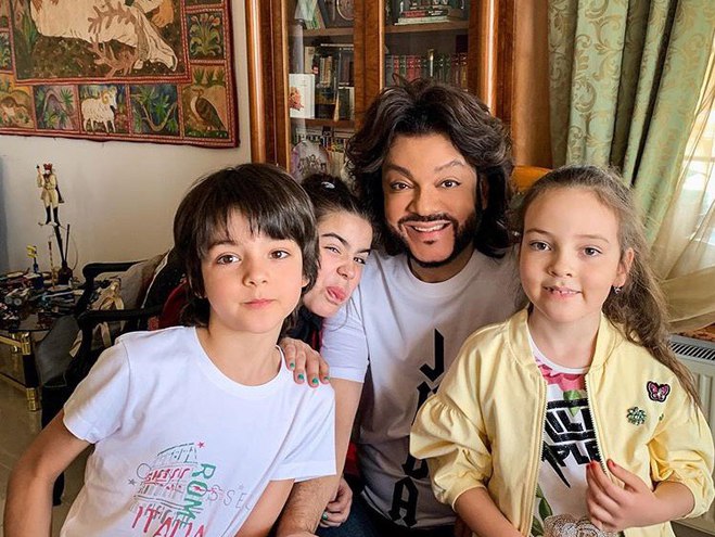 Филипп Киркоров с детьми