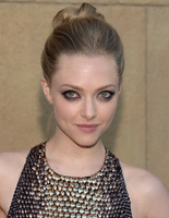 Аманда Сейфрид Аманда Сейфрид