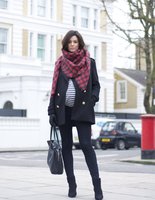 Как носить объемный шарф: street-style примеры Как носить объемный шарф: street-style примеры