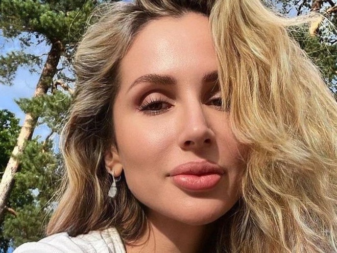 Лобода викликала бурхливу реакцію публіки прогулянкою біля пам'ятника в Кривому Розі