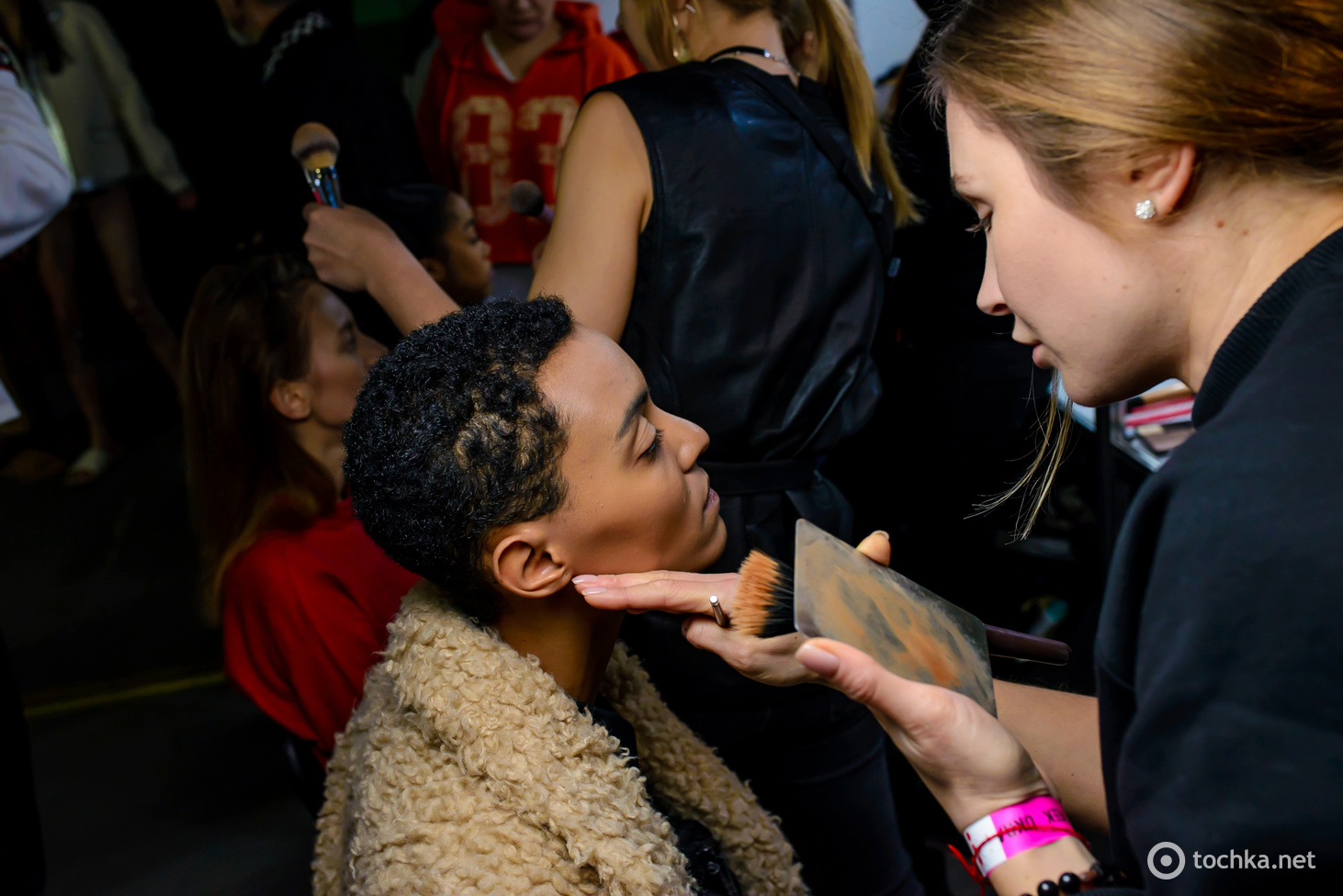 Backstage другого дня UFW FW 19-20