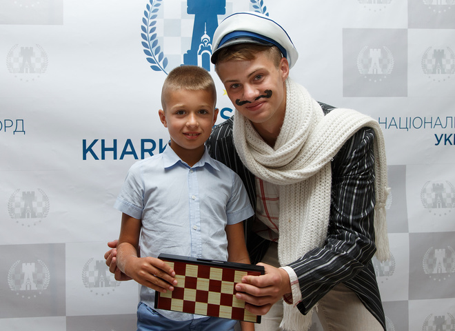 У готелі Ярославського пройшов наймасовіший шаховий турнір в історії України
