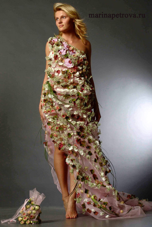 Необычные платья из лепестков и цветов