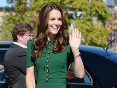 Кейт Миддлтон в Канаде: герцогиня надела платье Dolce & Gabbana