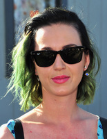 Звезды с цветными волосами Звезды с цветными волосами