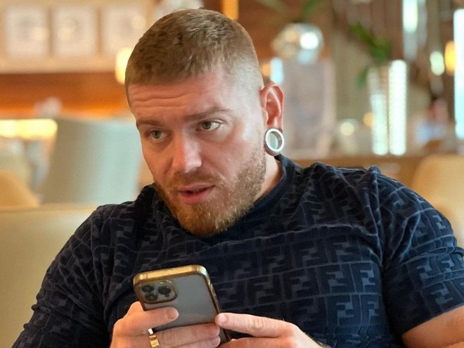 Кривошапко в Італії розповів про співпрацю з продюсером і знайомство з Андреа Бочеллі