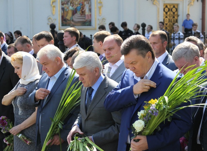 Янукович на день Трійці